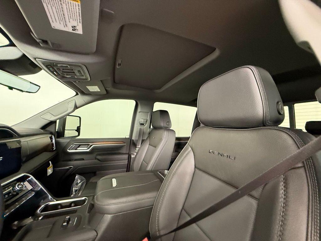 new 2025 GMC Sierra 2500 car, priced at $85,800