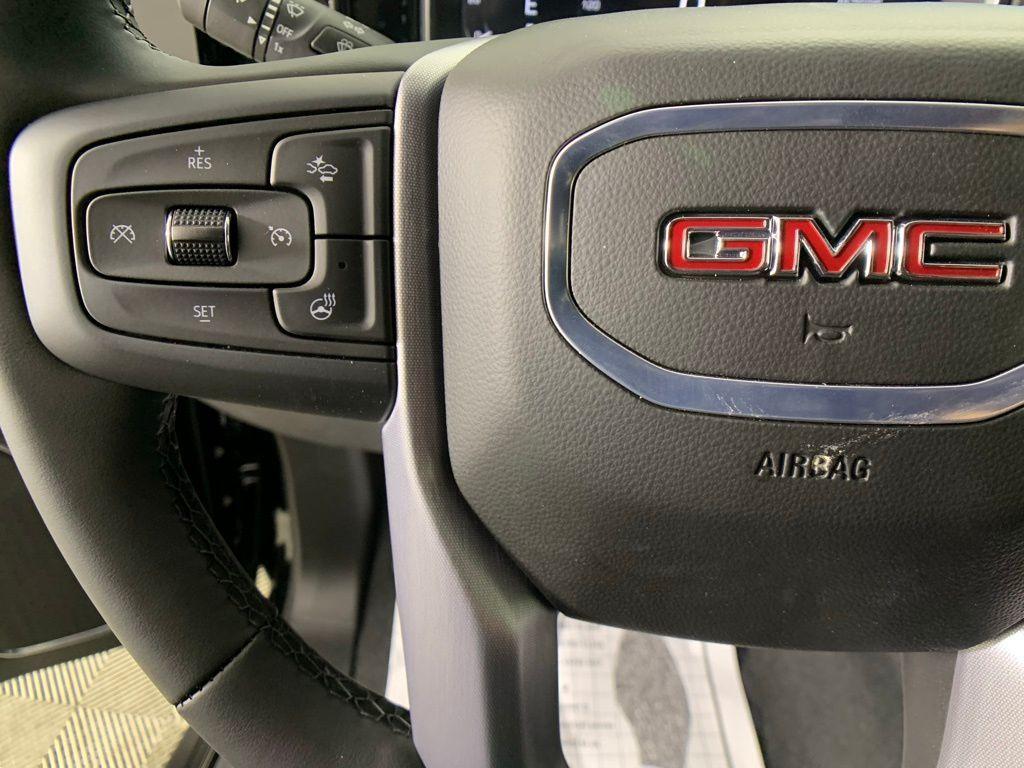 new 2025 GMC Sierra 1500 car, priced at $53,585