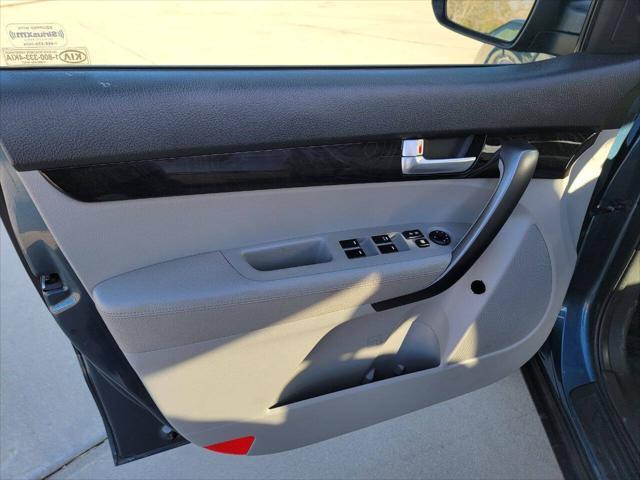 used 2014 Kia Sorento car, priced at $8,997