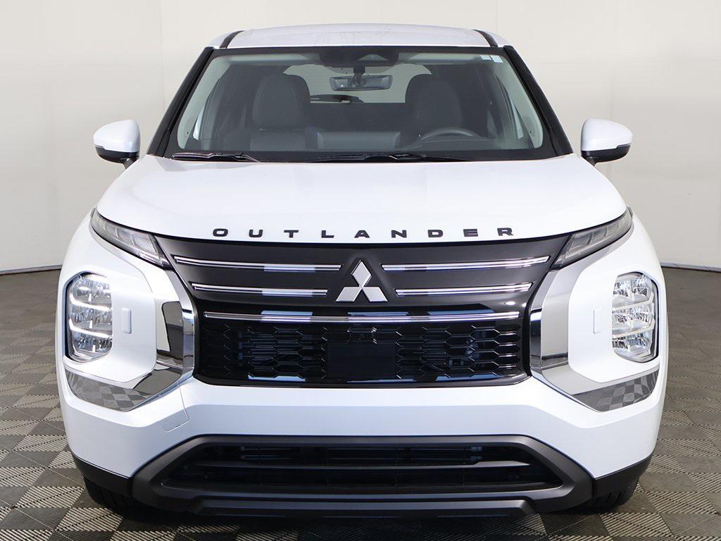 new 2025 Mitsubishi Outlander car, priced at $30,300