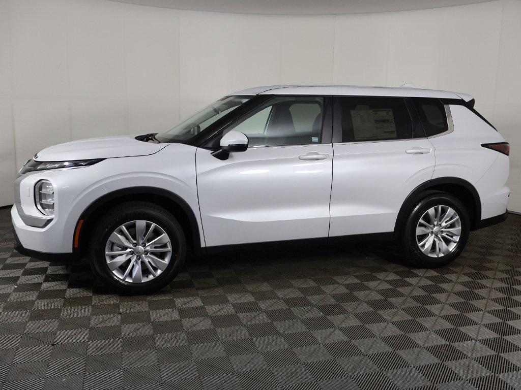 new 2025 Mitsubishi Outlander car, priced at $30,300