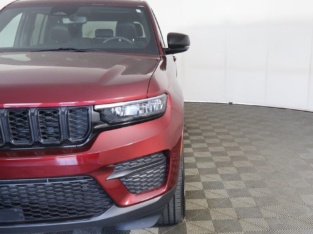 used 2023 Jeep Grand Cherokee car, priced at $27,777