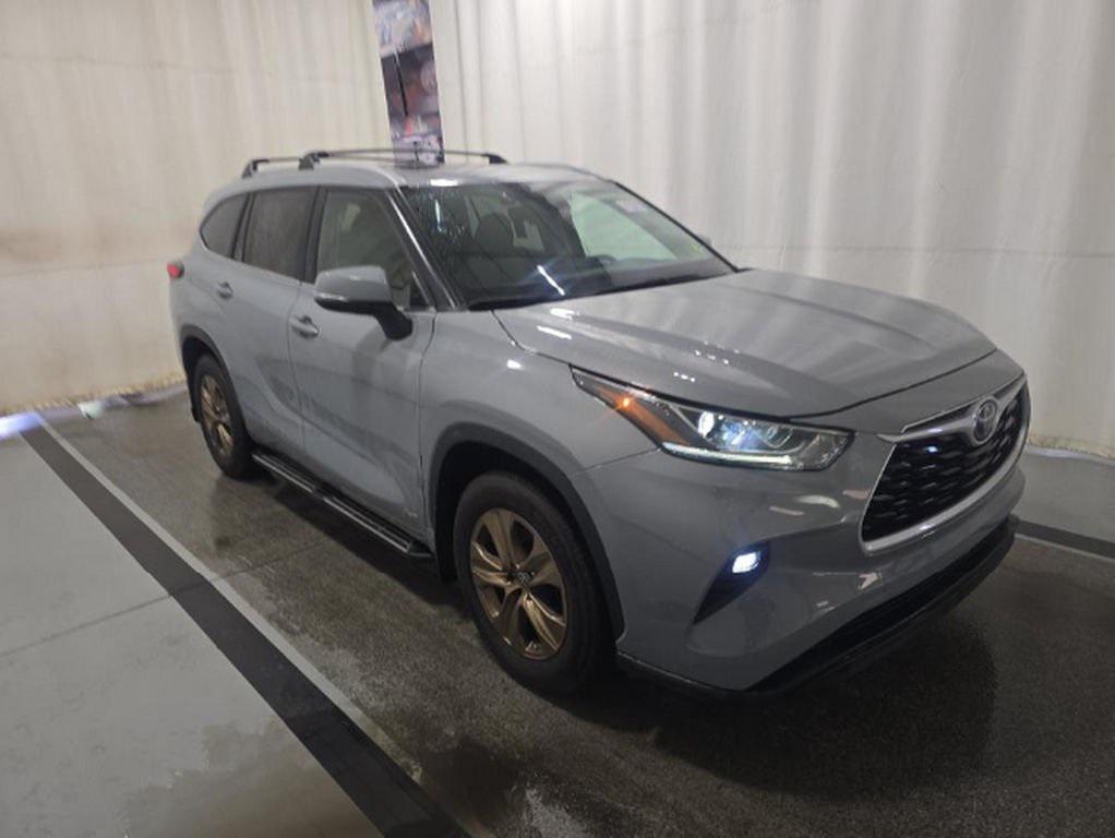 used 2023 Toyota Highlander Hybrid car, priced at $39,090