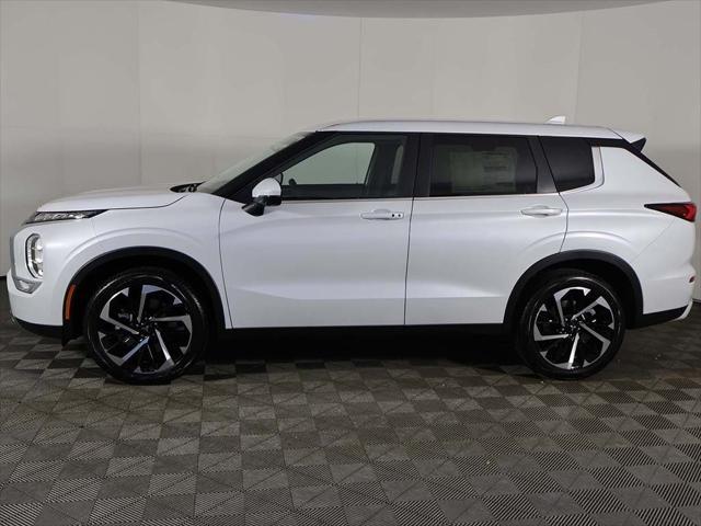 new 2024 Mitsubishi Outlander car, priced at $33,015