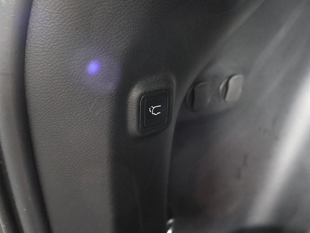 used 2022 Jeep Cherokee car, priced at $23,590