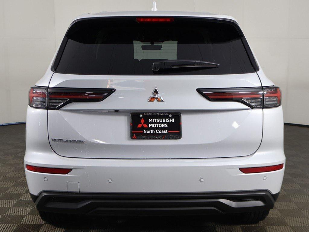 new 2025 Mitsubishi Outlander car, priced at $28,540