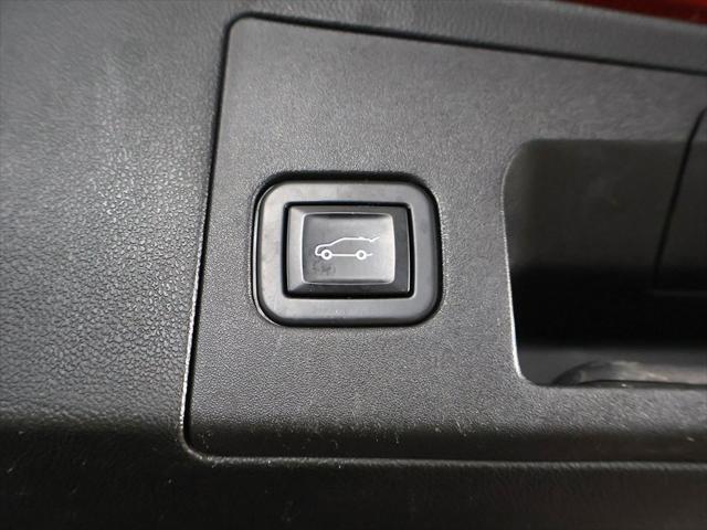 used 2021 Cadillac XT5 car, priced at $22,359