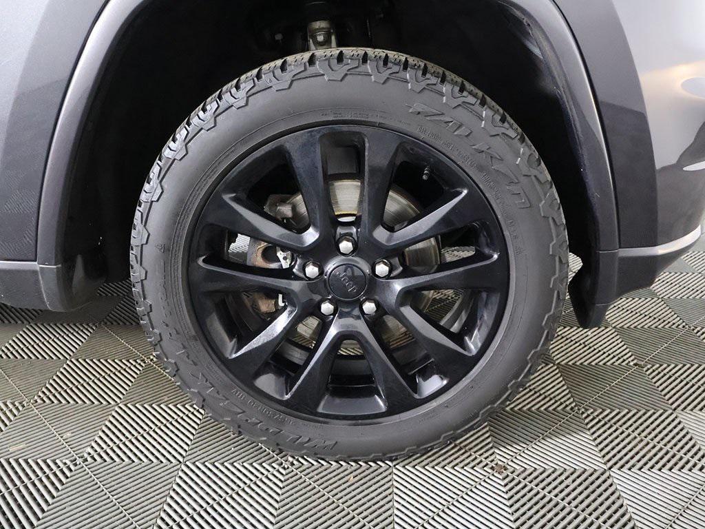 used 2017 Jeep Grand Cherokee car, priced at $13,773