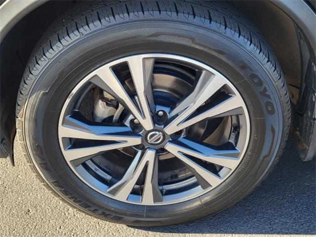 used 2018 Nissan Rogue car, priced at $16,290