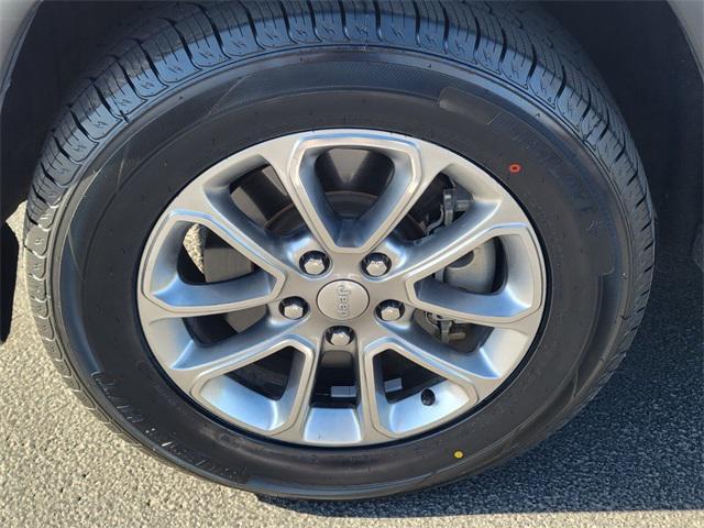 used 2016 Jeep Grand Cherokee car, priced at $10,990