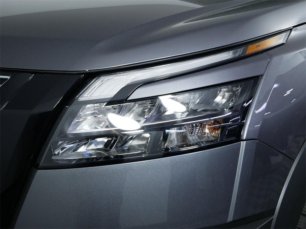 new 2025 Nissan Pathfinder car, priced at $45,573