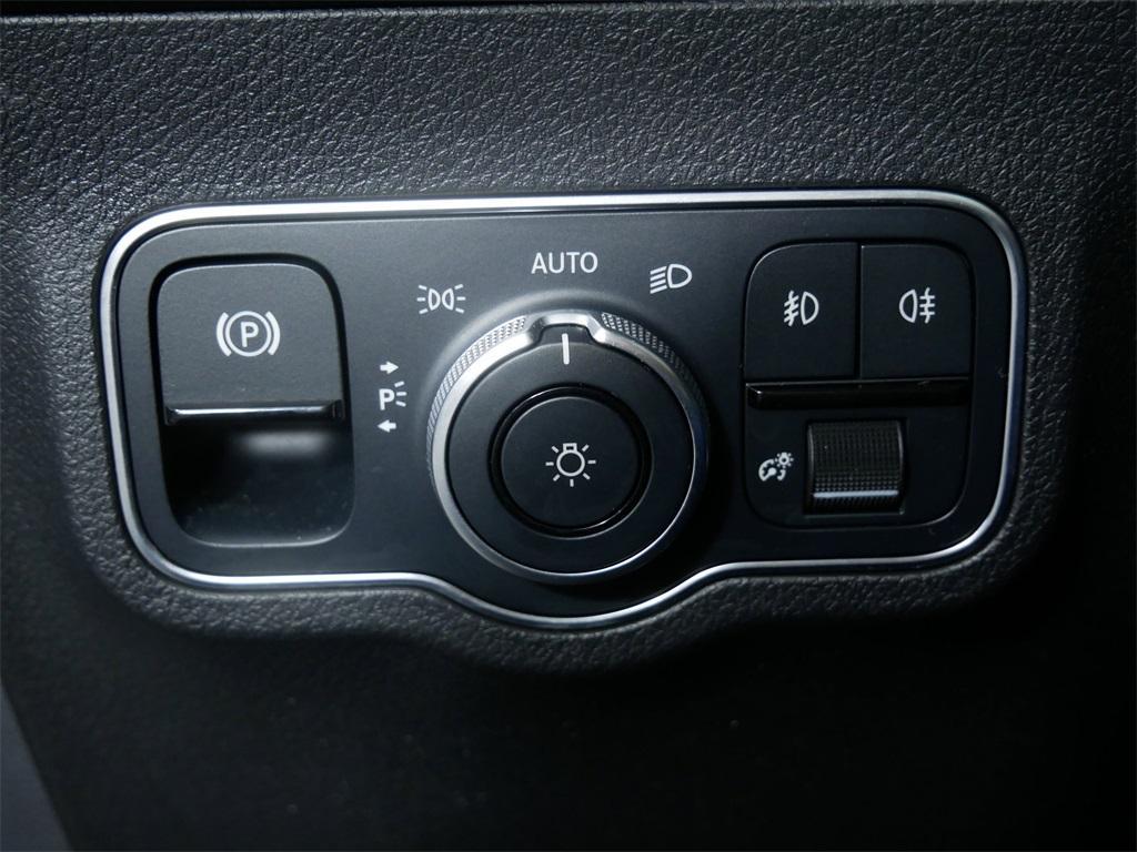 used 2022 Mercedes-Benz GLB 250 car, priced at $29,450