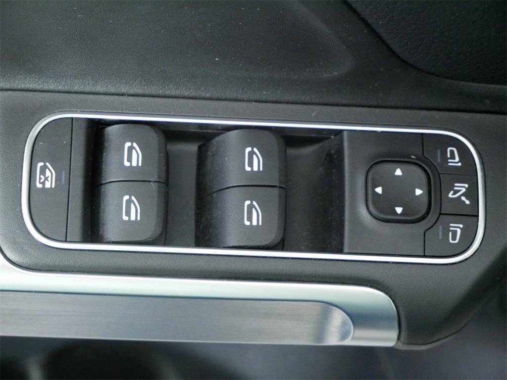 used 2022 Mercedes-Benz GLB 250 car, priced at $29,450