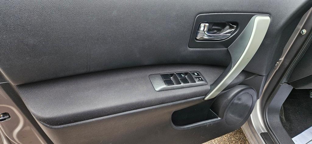 used 2011 Nissan Rogue car, priced at $4,550