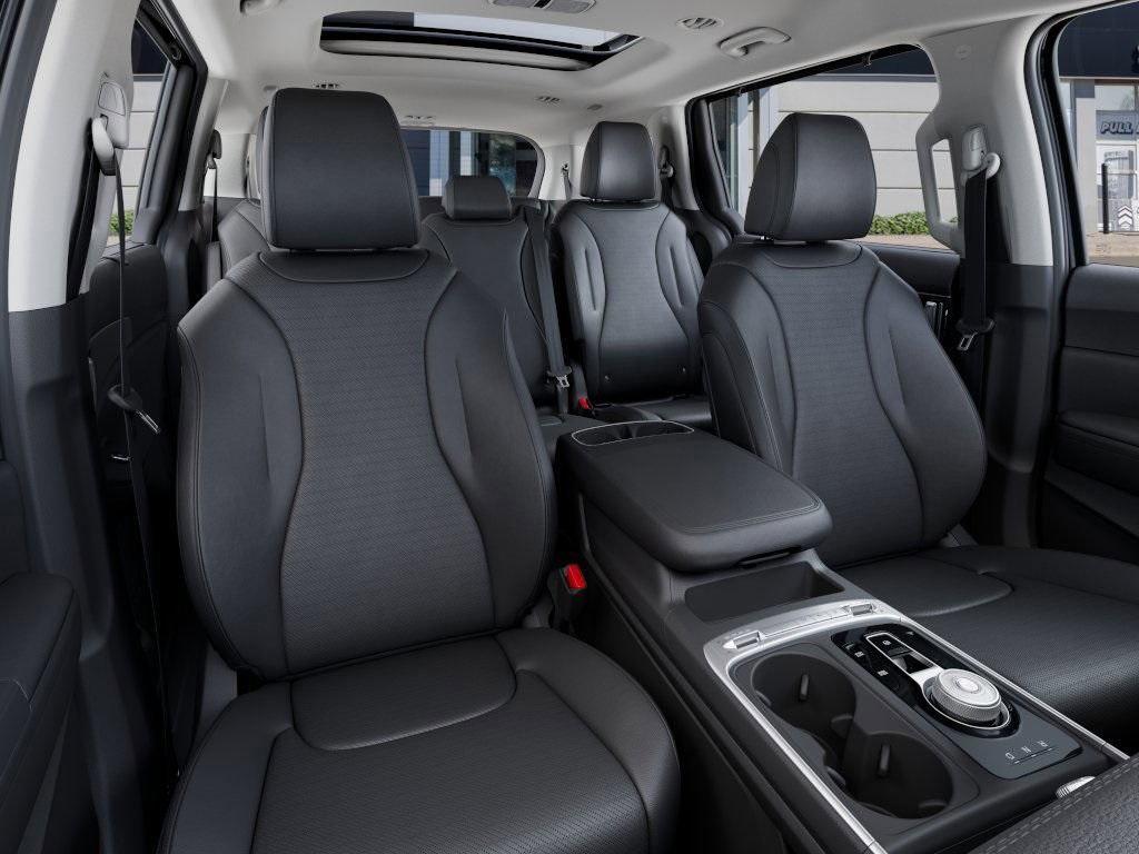 new 2026 Kia Carnival Hybrid car, priced at $52,605