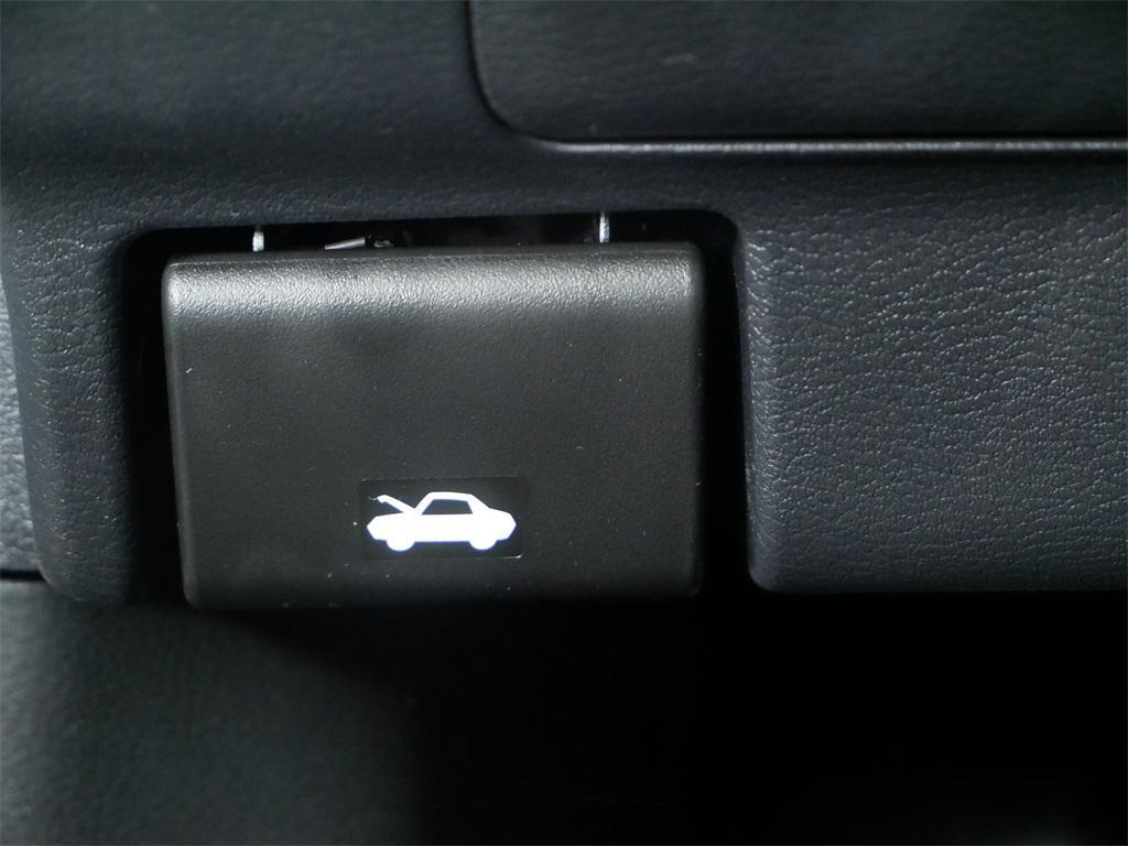 new 2025 Nissan Kicks car, priced at $27,315