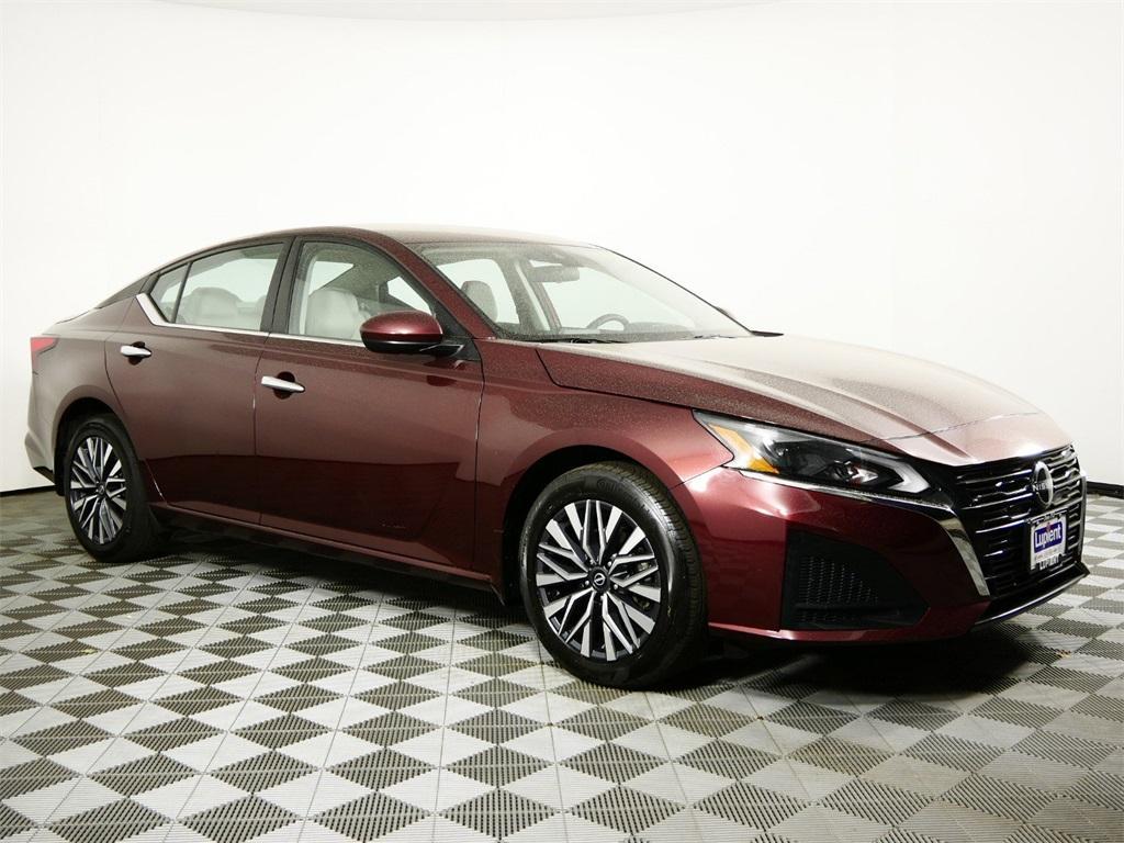 used 2023 Nissan Altima car, priced at $21,997