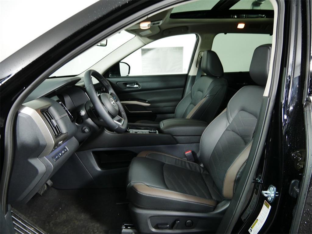 new 2025 Nissan Pathfinder car, priced at $50,865