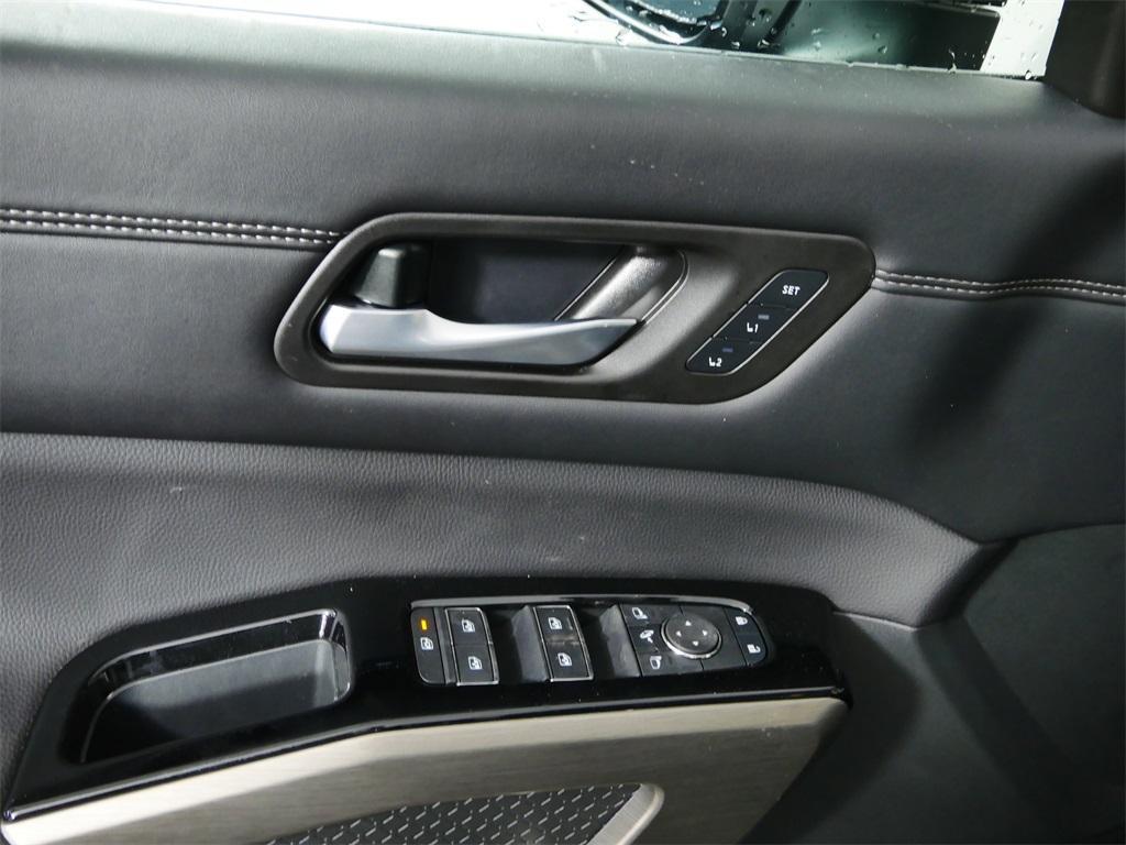 new 2025 Nissan Pathfinder car, priced at $50,865