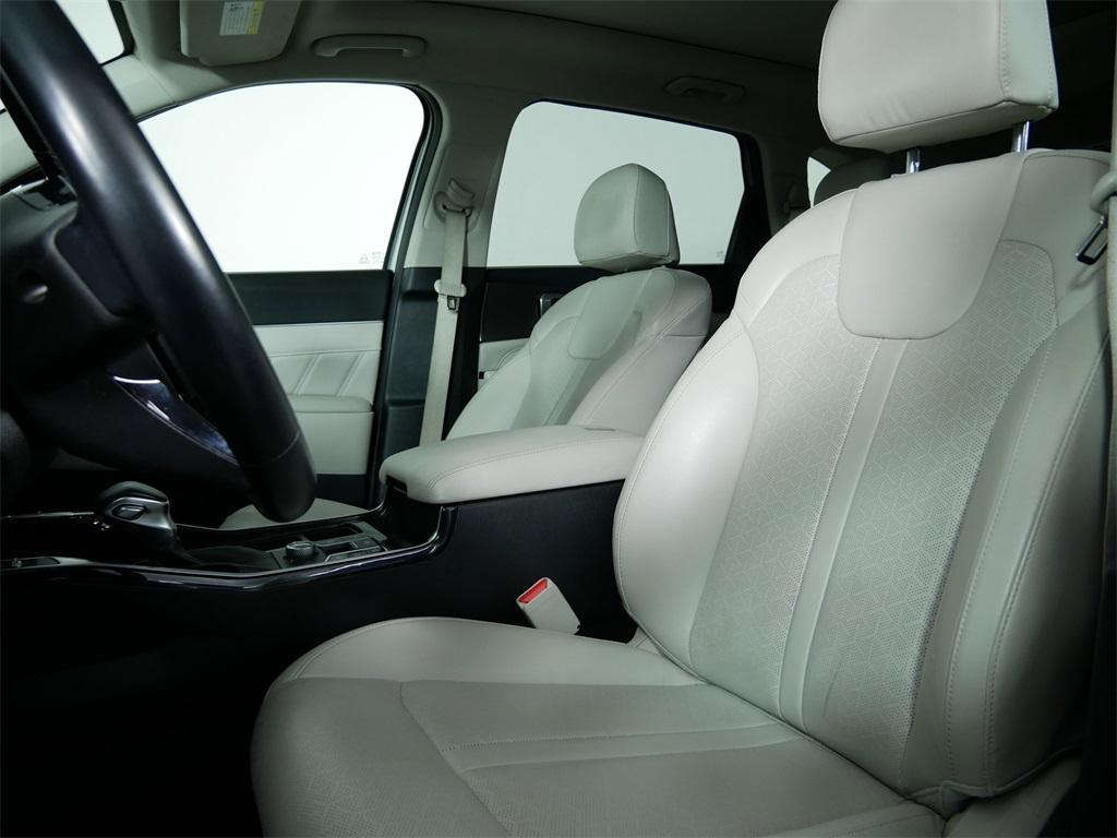 used 2021 Kia Sorento car, priced at $23,688
