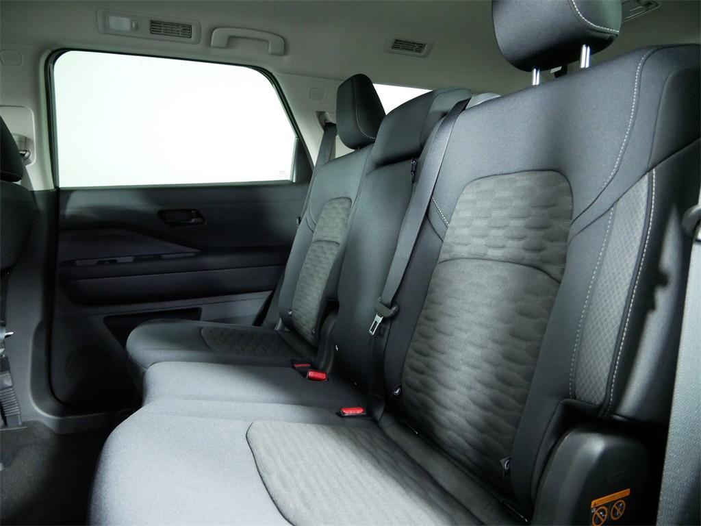 new 2025 Nissan Pathfinder car, priced at $39,450