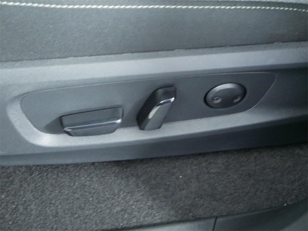 new 2025 Nissan Pathfinder car, priced at $42,328