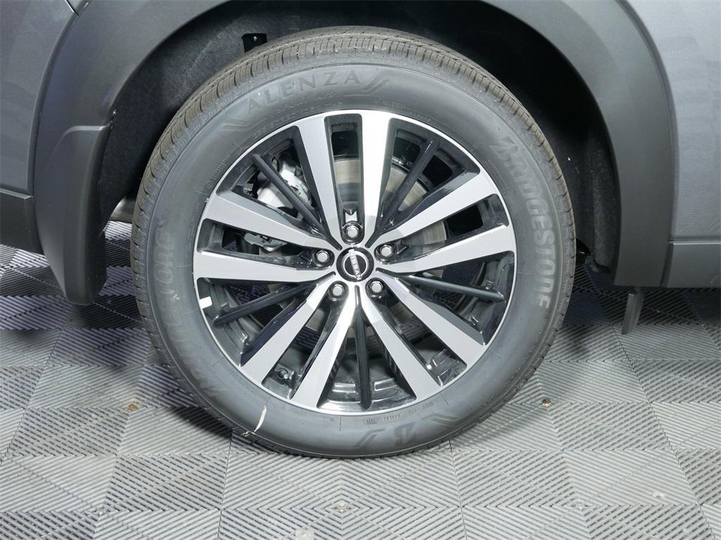 new 2025 Nissan Pathfinder car, priced at $50,985