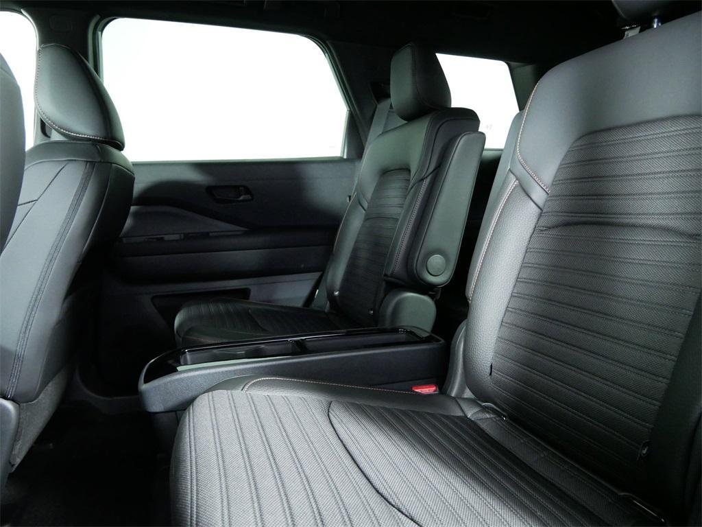new 2025 Nissan Pathfinder car, priced at $45,573