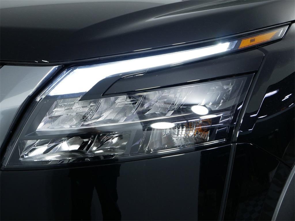 new 2025 Nissan Pathfinder car, priced at $39,383