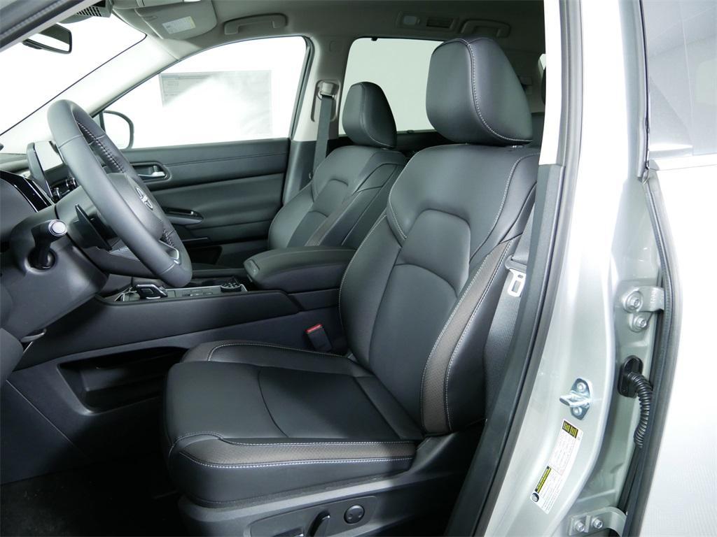 new 2025 Nissan Pathfinder car, priced at $42,735