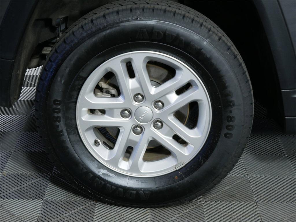 used 2022 Jeep Grand Cherokee car, priced at $27,397