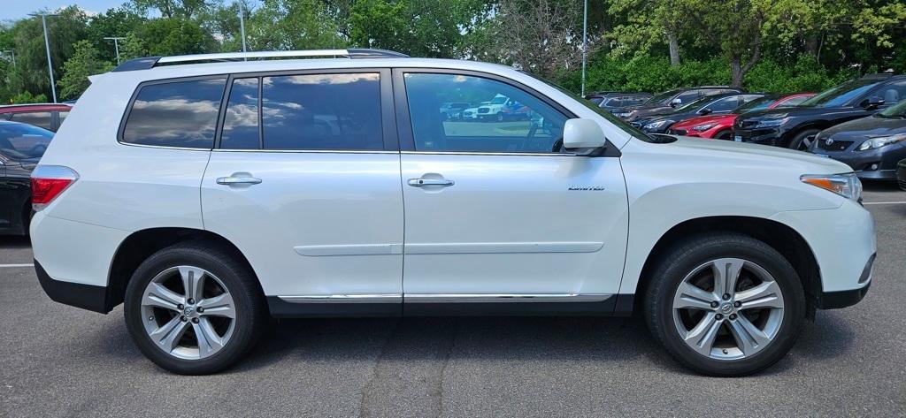 used 2013 Toyota Highlander car, priced at $16,325