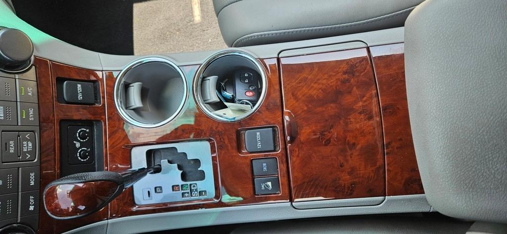 used 2013 Toyota Highlander car, priced at $16,325