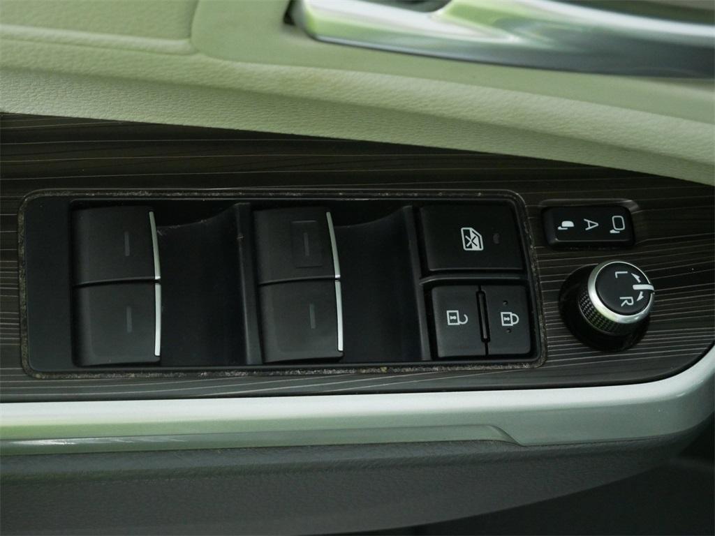 used 2023 Toyota Sienna car, priced at $51,500