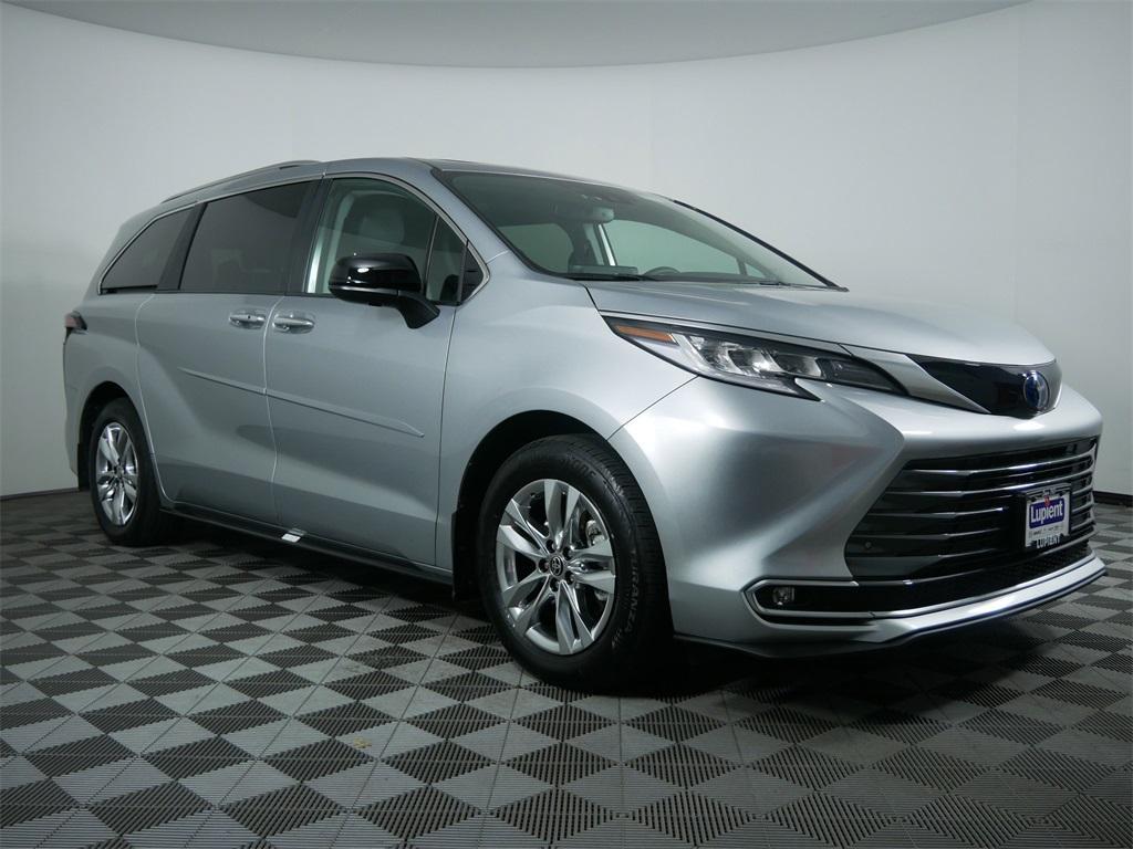used 2023 Toyota Sienna car, priced at $51,500