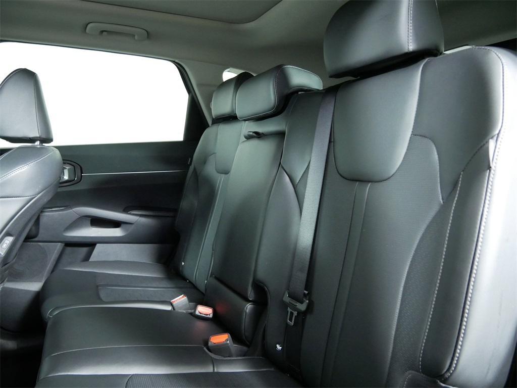 used 2024 Kia Sorento car, priced at $33,860