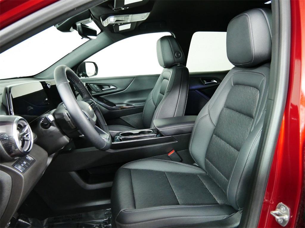 used 2025 Chevrolet Equinox car, priced at $28,789