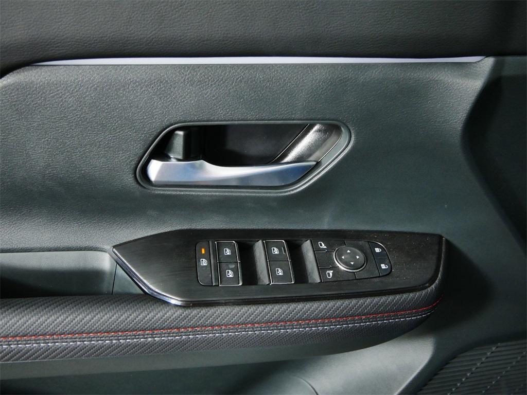 new 2025 Nissan Kicks car, priced at $30,131