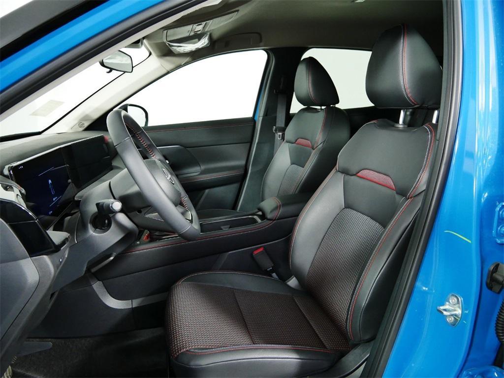 new 2025 Nissan Kicks car, priced at $30,131