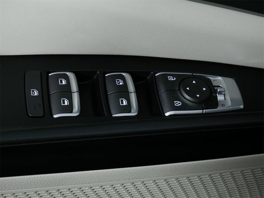 used 2024 Kia Carnival car, priced at $35,138