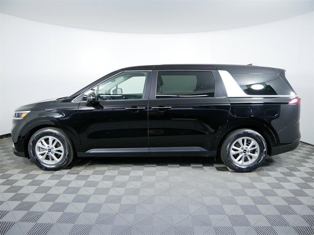 used 2024 Kia Carnival car, priced at $35,138