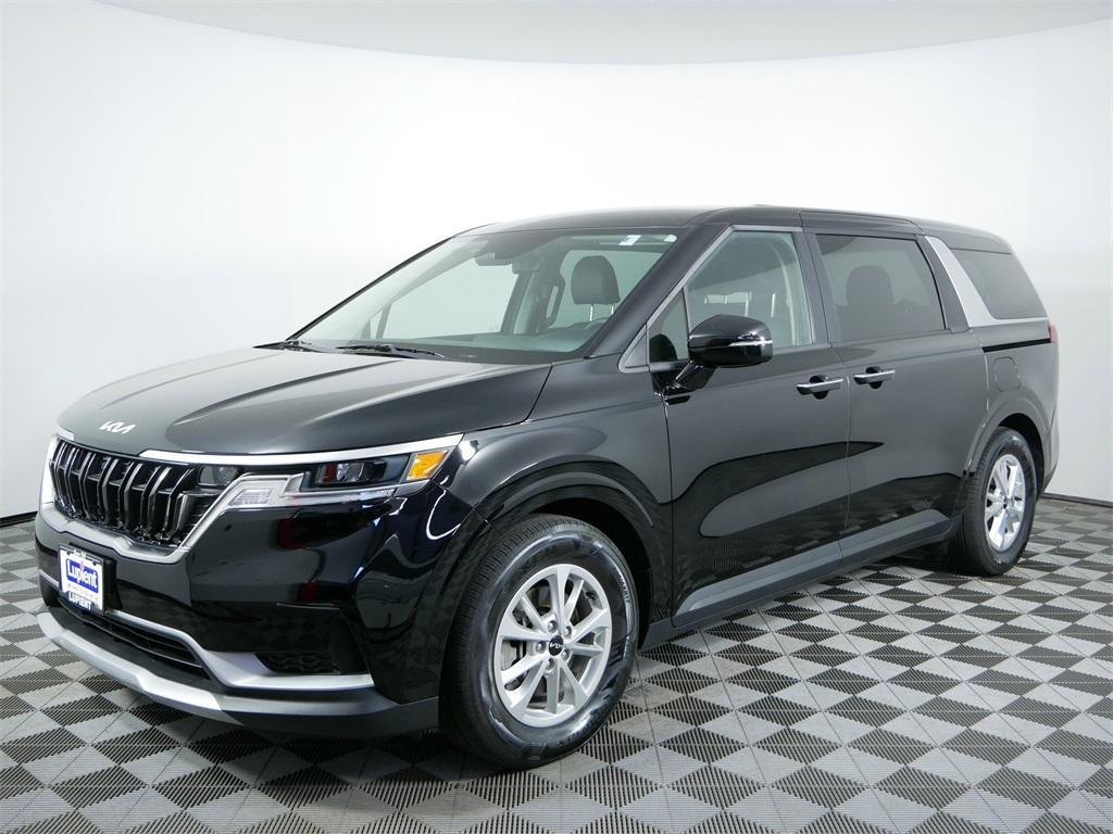 used 2024 Kia Carnival car, priced at $35,138