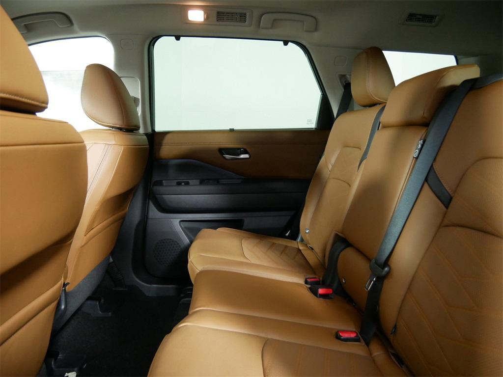new 2025 Nissan Pathfinder car, priced at $48,975