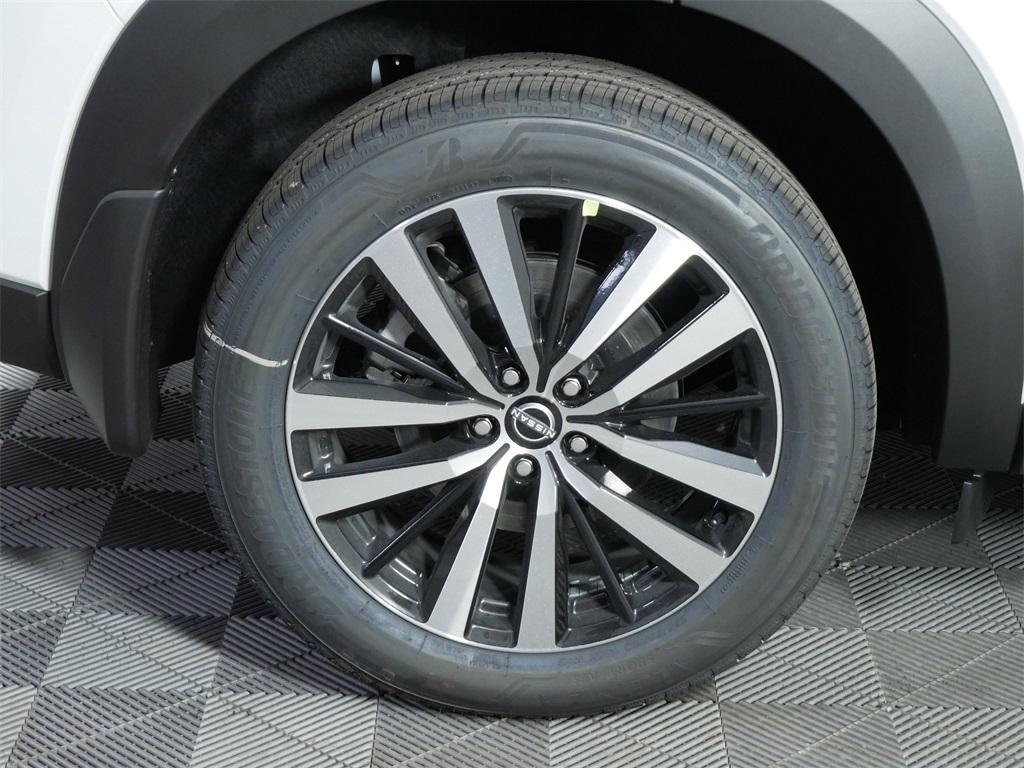 new 2025 Nissan Pathfinder car, priced at $48,975