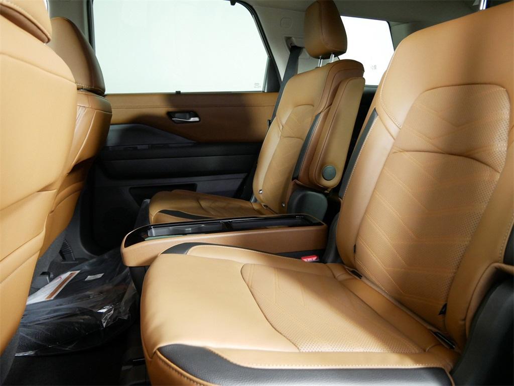 new 2025 Nissan Pathfinder car, priced at $46,907