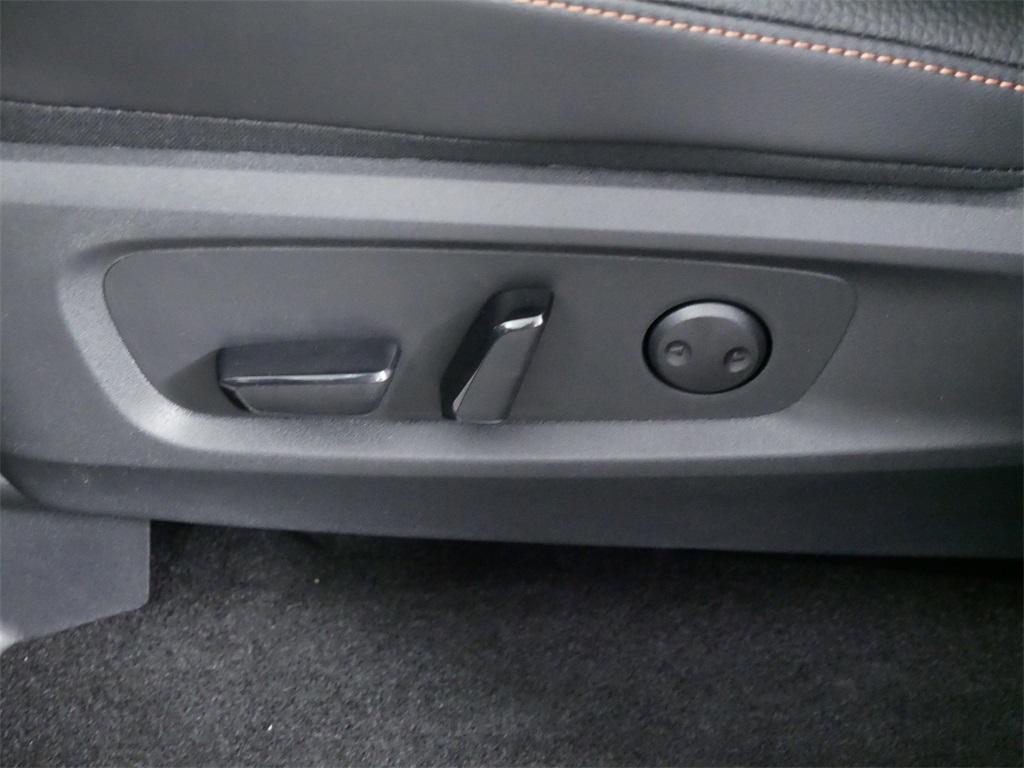 new 2025 Nissan Pathfinder car, priced at $45,652