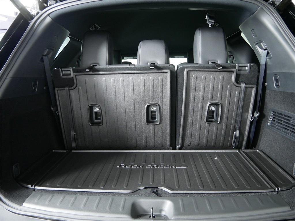 new 2025 Nissan Pathfinder car, priced at $45,652
