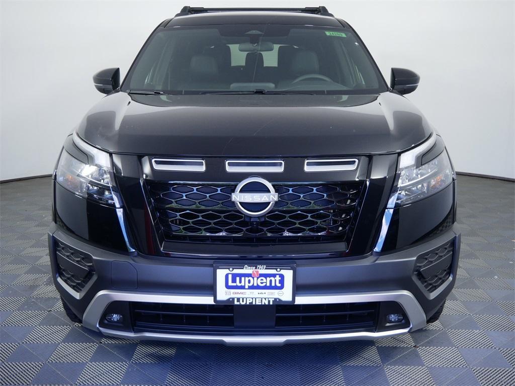 new 2025 Nissan Pathfinder car, priced at $45,652