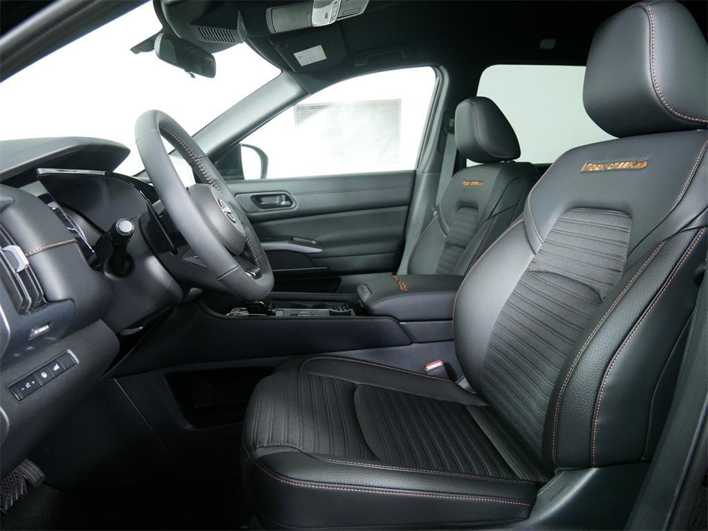 new 2025 Nissan Pathfinder car, priced at $45,652