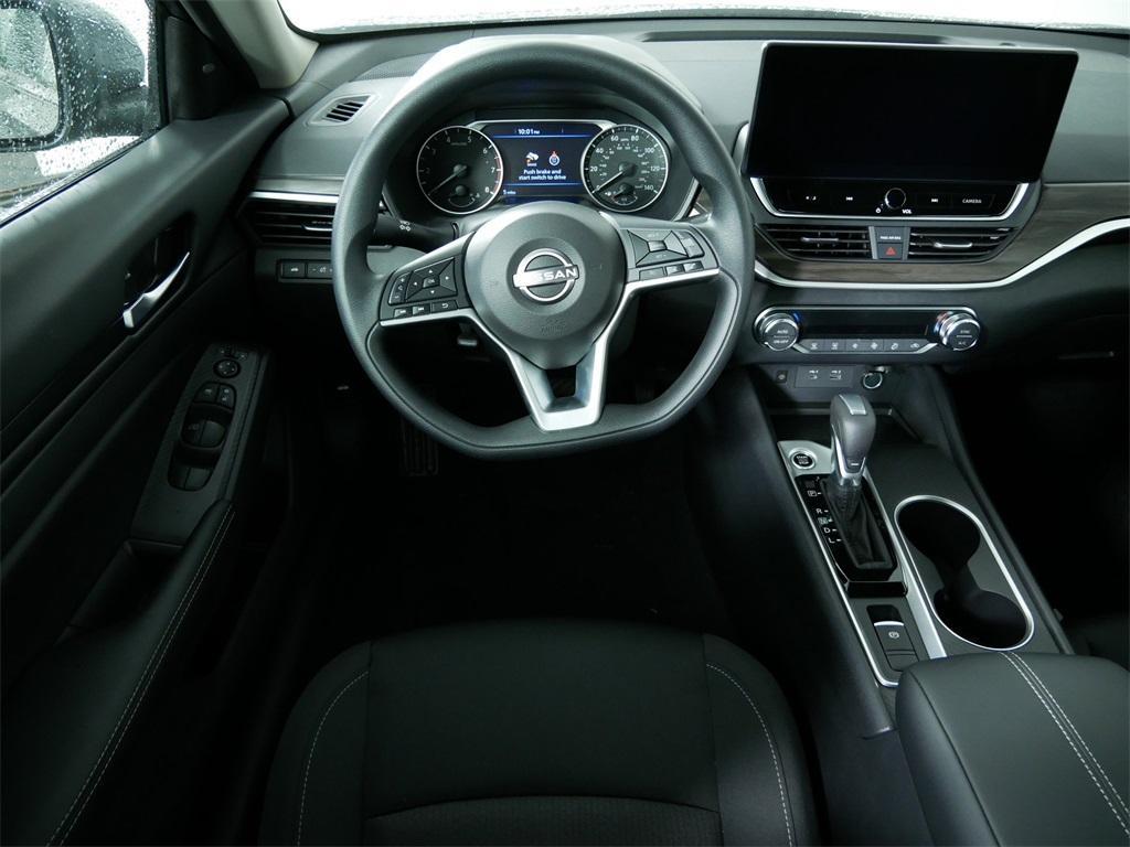 new 2025 Nissan Altima car, priced at $32,500